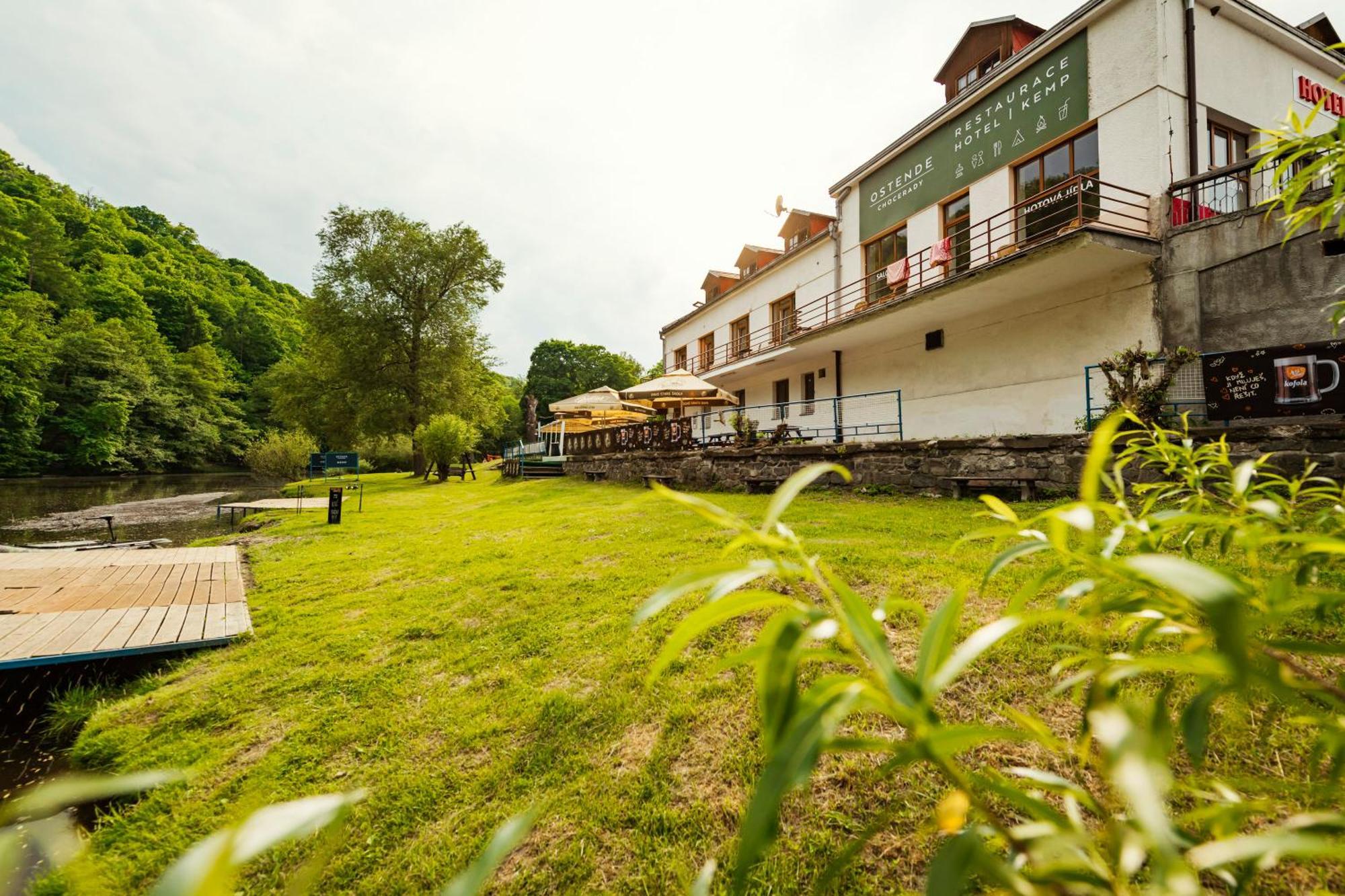 Hotel Ostende Chocerady Екстериор снимка