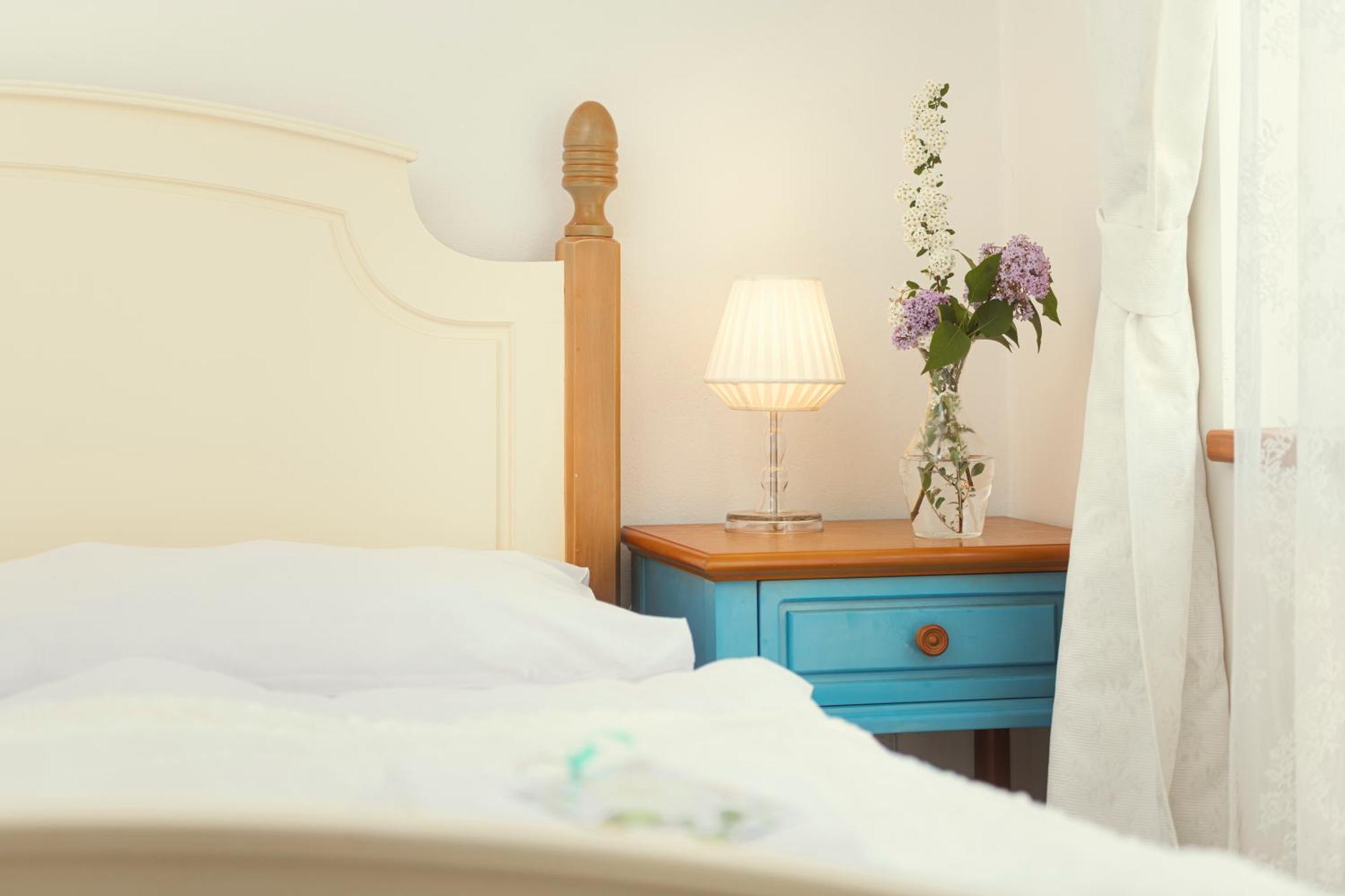 Hotel Ostende Chocerady Екстериор снимка
