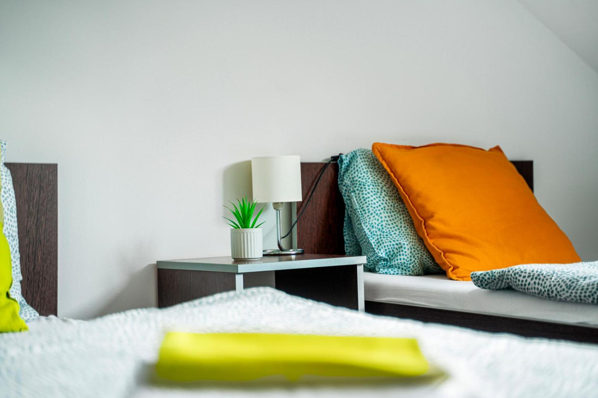Hotel Ostende Chocerady Екстериор снимка
