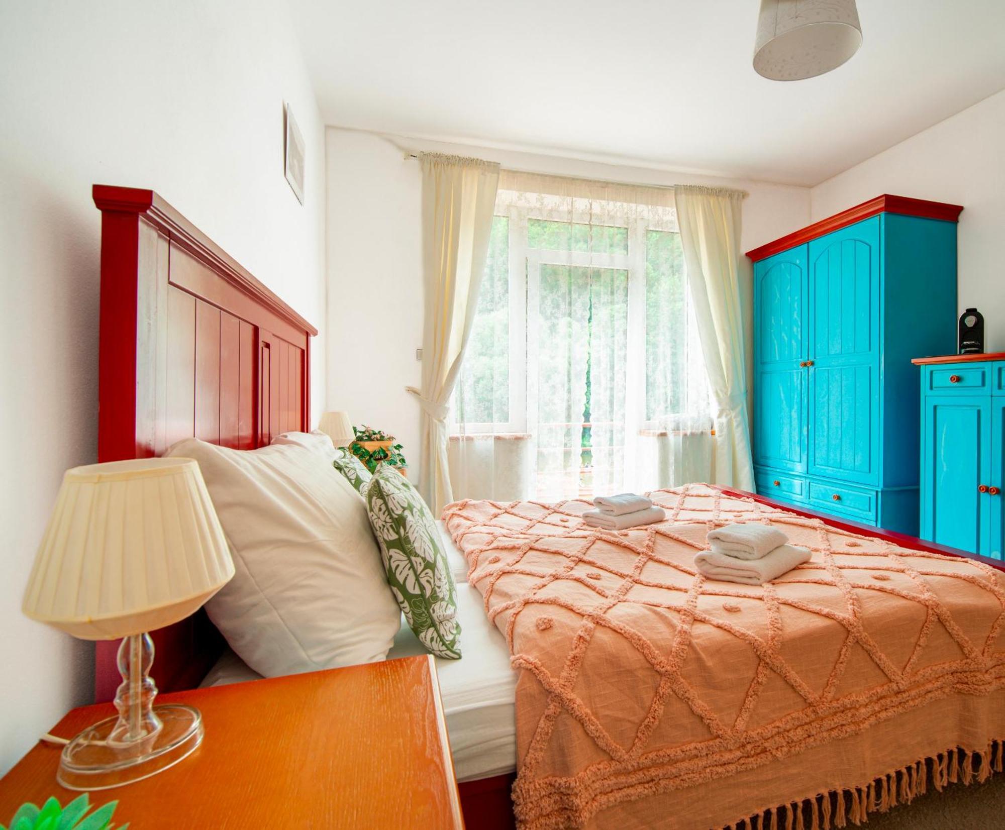 Hotel Ostende Chocerady Екстериор снимка